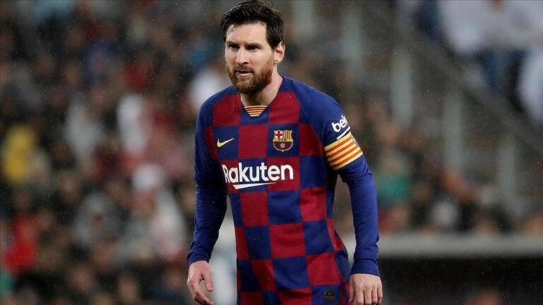 برشلونة يُعلن رحيل نجمه الأرجنتيني ليونيل ميسي