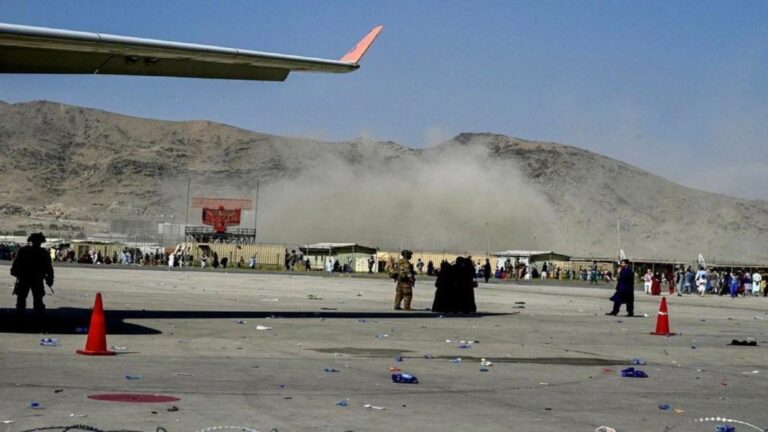 انفجار كابول.. ارتفاع قتلى الجنود الأمريكيين لـ13 و18 جريحا