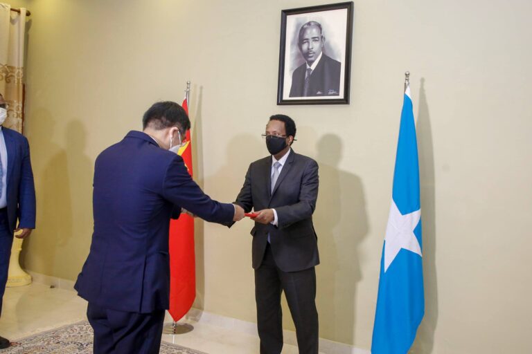 President Farmajo receives credentials from new EU, Chinese Ambassadors to Somalia