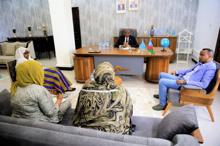 لفتاغرين يلتقي لجنة تحقيق حصة المرأة الصومالية في البرلمان