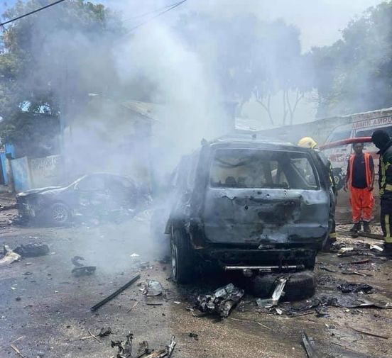 8 people killed in suicide car bomb attack in Mogadishu