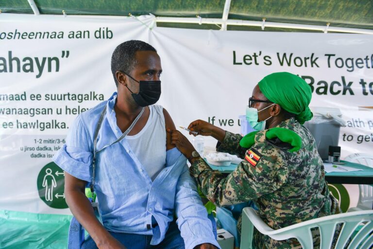 AMISOM extends COVID-19 vaccination to Mogadishu traders