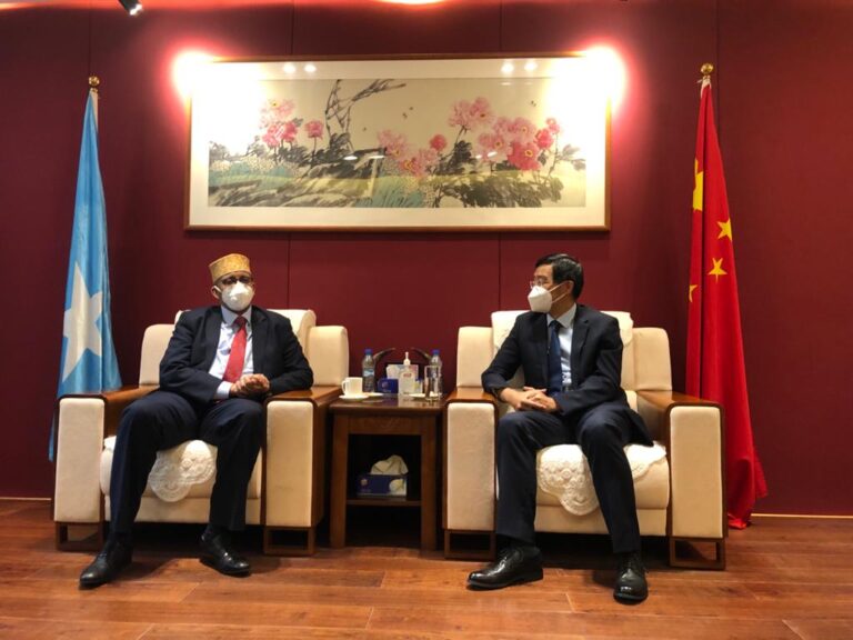 Somali Minister of Information holds fruitful discussion with Chinese Ambassador to Somalia