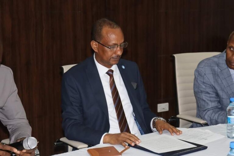 وزير الدفاع يترأس اجتماع اللجنة الفنية بين الحكومة وبعثة الاتحاد الأفريقي