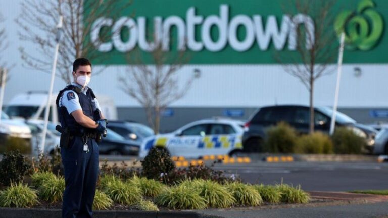 نيوزيلندا: إصابة ستة أشخاص في حادث طعن “إرهابي” ومقتل منفذ العملية