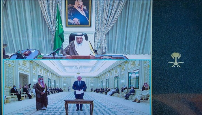 العاهل السعودي يتقبل أوراق اعتماد 29 سفيرا من بينهم السفير الصومالي