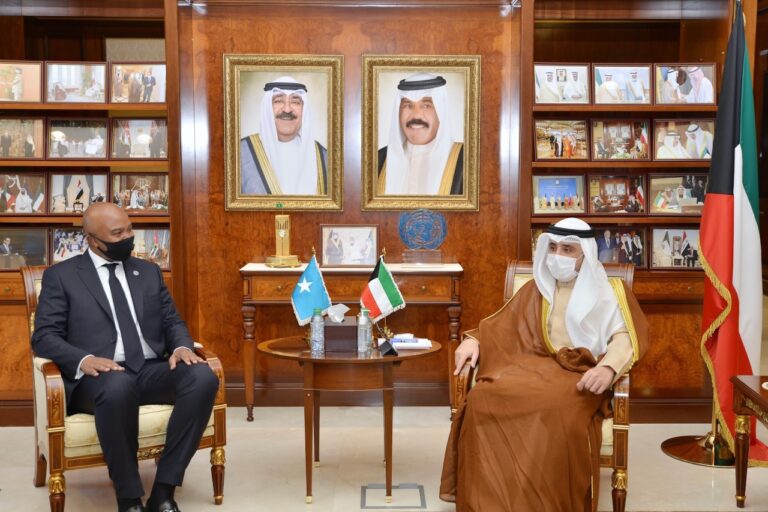 وزيرا خارجية الصومال والكويت يبحثان سبل تعزيز التعاون الثنائي