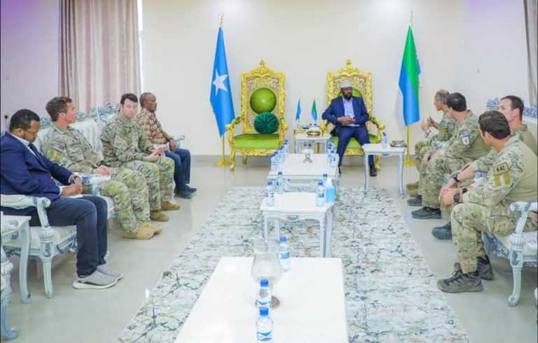 أحمد مدوبي يستقبل قائد الجيش الأمريكي في الصومال