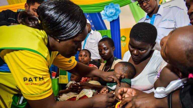 أول لقاح ضد “الملاريا” يحصل على دعم “الصحة العالمية”