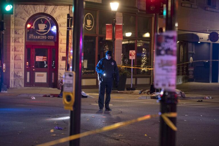 5 dead, 40 injured after SUV speeds into Christmas parade