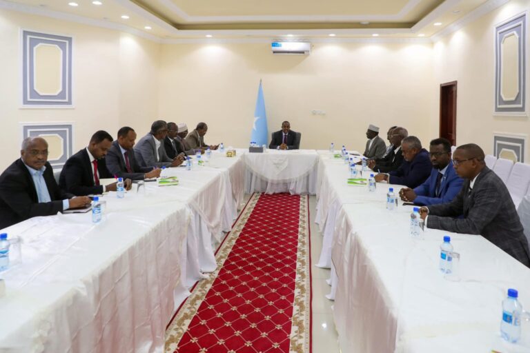 Prime Minister Roble meets with the Council of Presidential Candidates