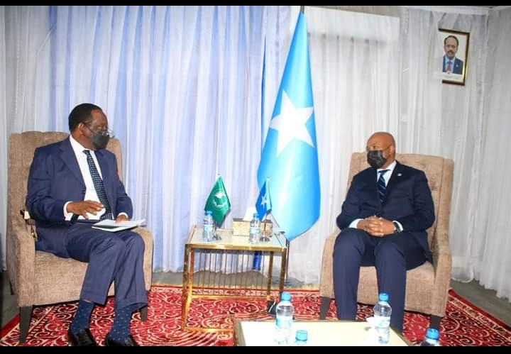 Foreign Minister discusses with the AU envoy the readiness of the Somali army to take over the…