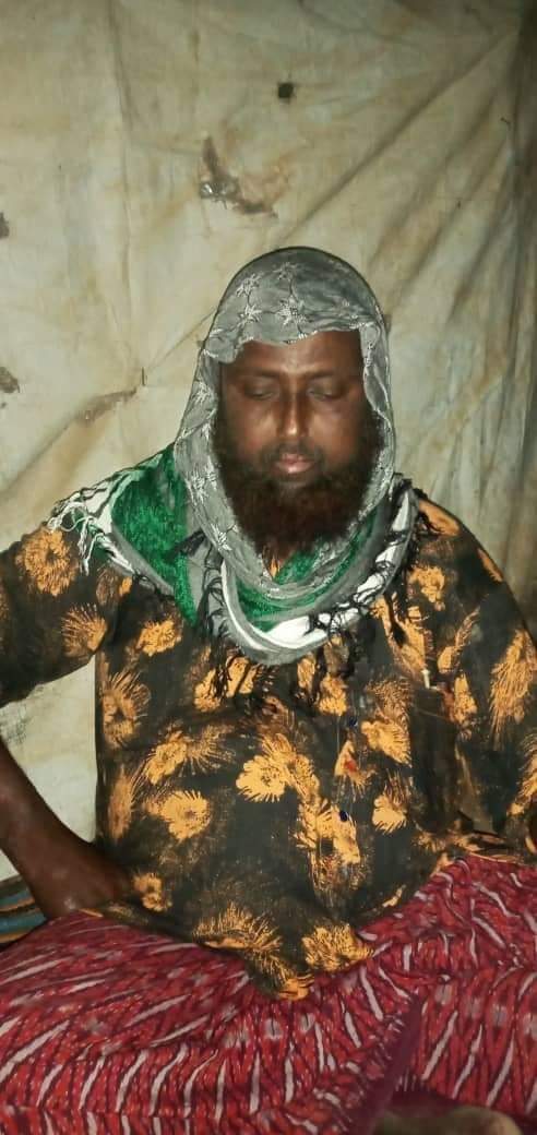 استسلام قيادي بارز في صفوف الشباب إلى الجيش الوطني