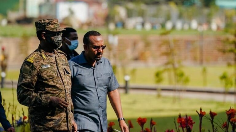 نزول آبي أحمد إلى جبهة القتال: قرار انتحار أم عامل تشجيع لجيشه في الجبهات؟