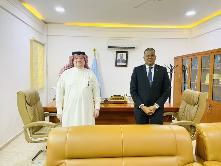 سفير الجمهورية لدى السودان يستقبل سفير مملكة البحرين