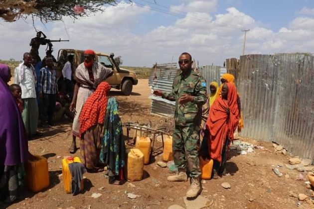 Somali National Army distributes water assistance to the drought stricken people