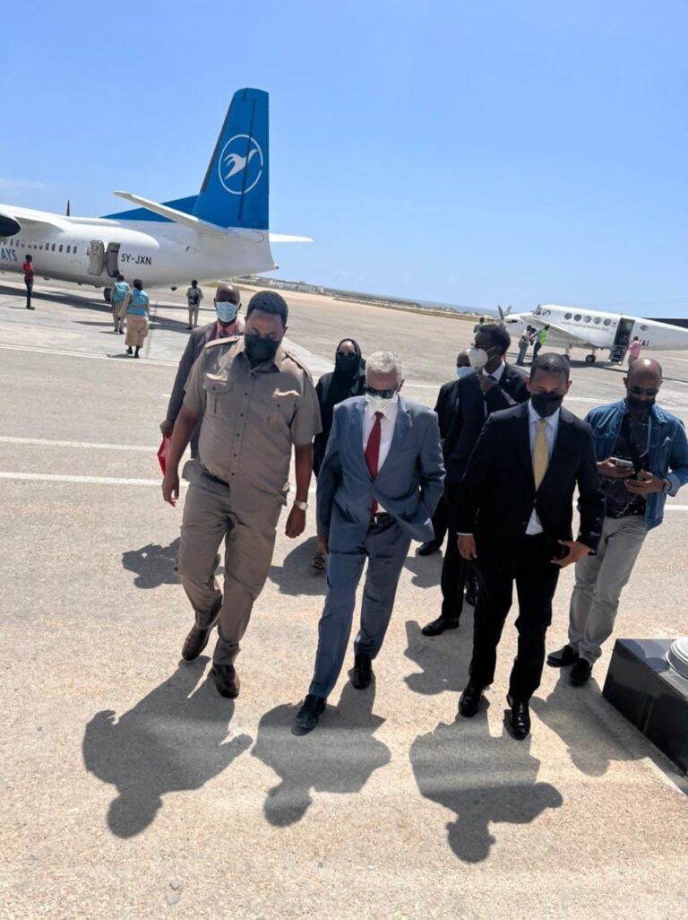 IGAD Excuitve Secretary arrives in Mogadishu