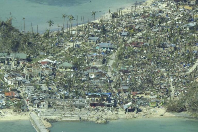 Typhoon leaves 19 dead, many homes roofless in Philippines