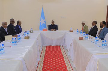 PM Roble meets members of the Presidential candidates