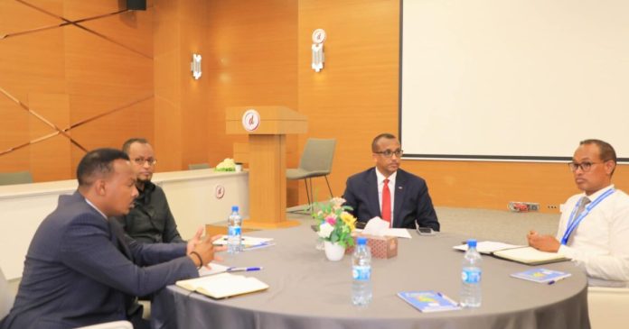 Minister Duran chaired a monthly meeting at Aden Ade International Airport