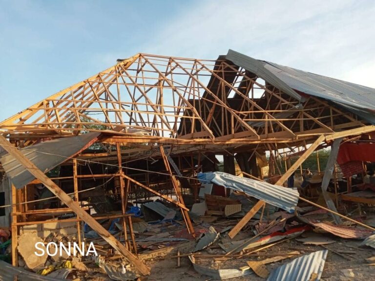 عاجل : مصرع شخص وإصابة نحو ١٠ جراء تفجير بمقديشو