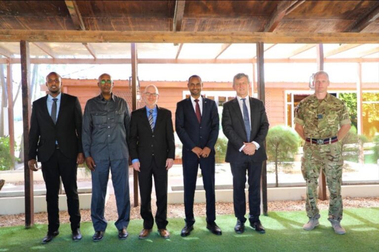 Minister of Defense meets with UN Special Representative to Somalia