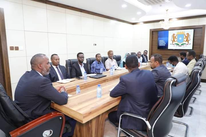 Director Asad hosts a meeting on the progress of the FSNAU/SWALIM Phases