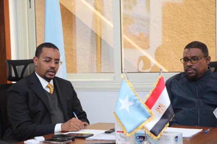 Somali Ambassodor to Egypt meets with the Minister of Petrouleum and Minaral Resources