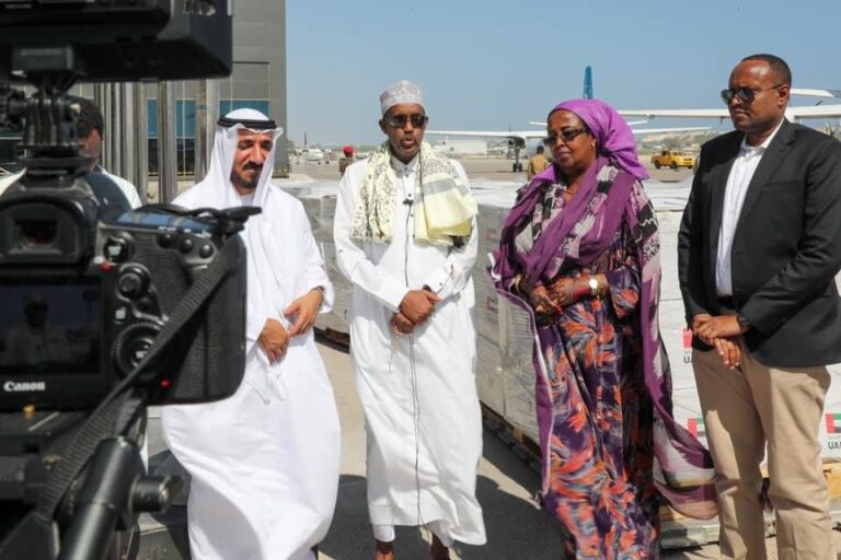 سياسيون صوماليون بارزون يرحبون بقرار رئيس الوزراء في تحسين العلاقات مع دولة الإمارات