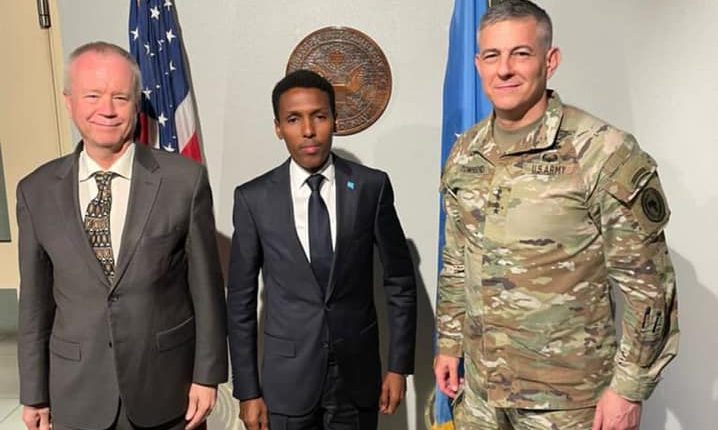 الجنرال أودوا يلتقي قائد القوات الأمريكية في إفريقيا والسفير الأمريكي الجديد في قاعدة بلي دوغلي…
