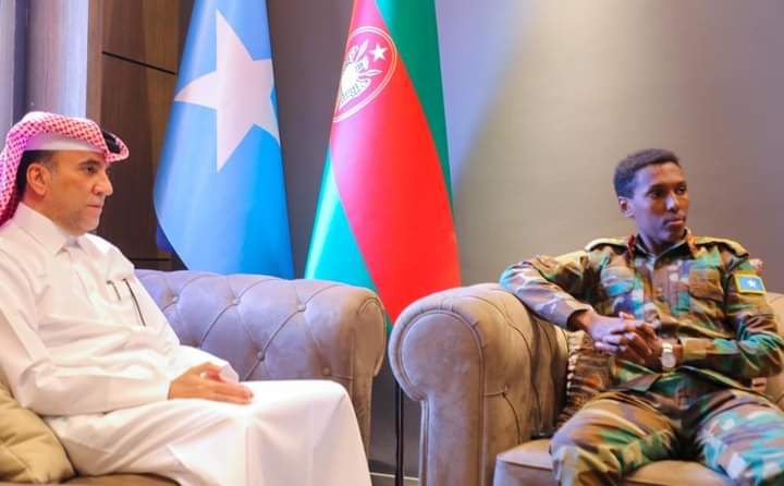 The Somalia National Army’s Commander Gen. Odowa meets Qatar Ambassador in his office