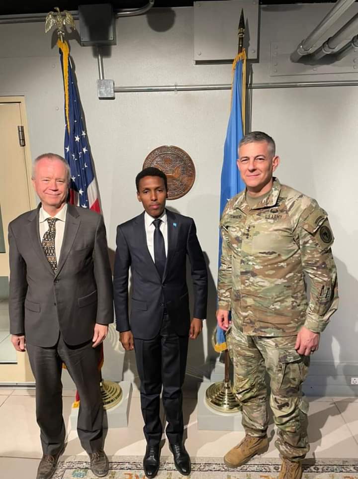 U.S Ambassador,AFRICOM commander meet with SNA chief commander in Baldogle