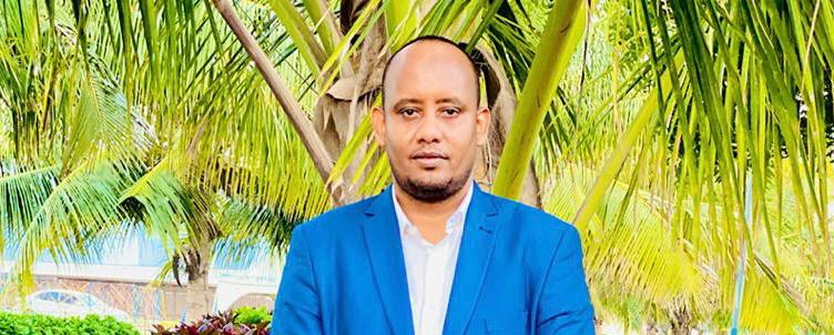 عرض كتاب ” الصومال ومرحلة الحكومات الانتقالية ” للدكتور عمر الفاروق