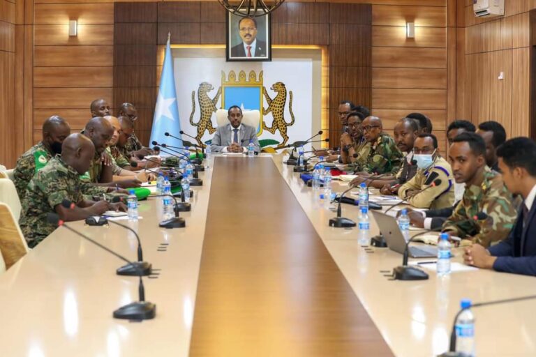 Prime Minister Roble meets Commanders of the Somali and Amisom security forces
