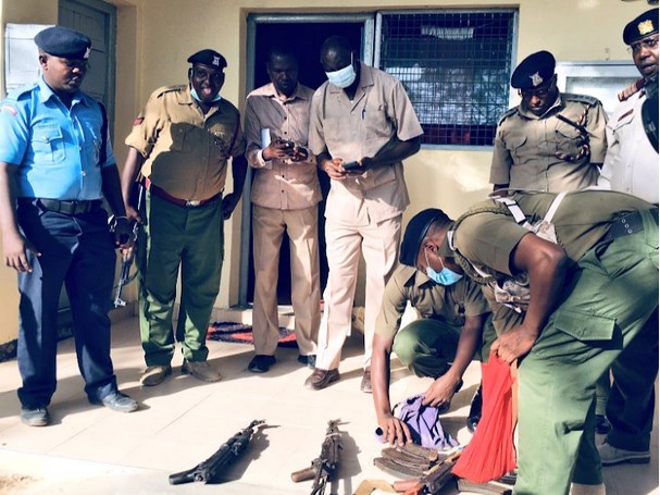 Kenyan Police arrest suspects, recover AK47 guns in Garissa County