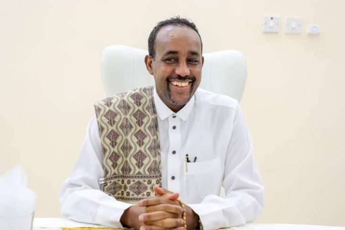 رئيس الوزراء يشيد بنجاح اللجان الانتخابية في تنظيم انتخابات العشائر البنادرية