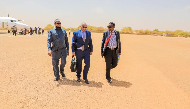 وصول أعضاء من لجنة تقصي الحقائق بشأن الوضع في مدينة “غربهاري” إلى كسمايو