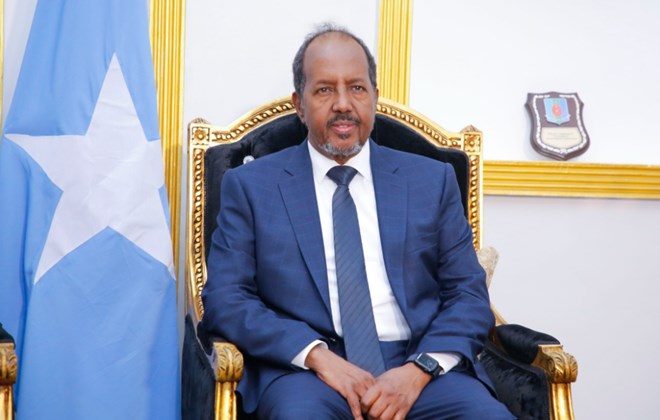 الرئيس الصومالي الجديد يتعهد بالتركيز على الفيدرالية في ولايته الثانية