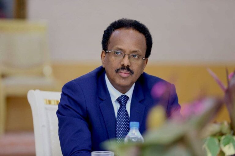 الصومال: سخرية من جمع أموال ضخمة لبناء منزل لفرماجو وسط جفاف مدمر تشهده البلاد.