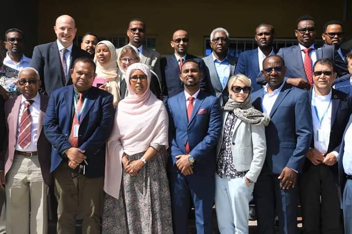وزيرة الصحة الصومالية تستقبل وفدا من منظمة الصحة العالمية